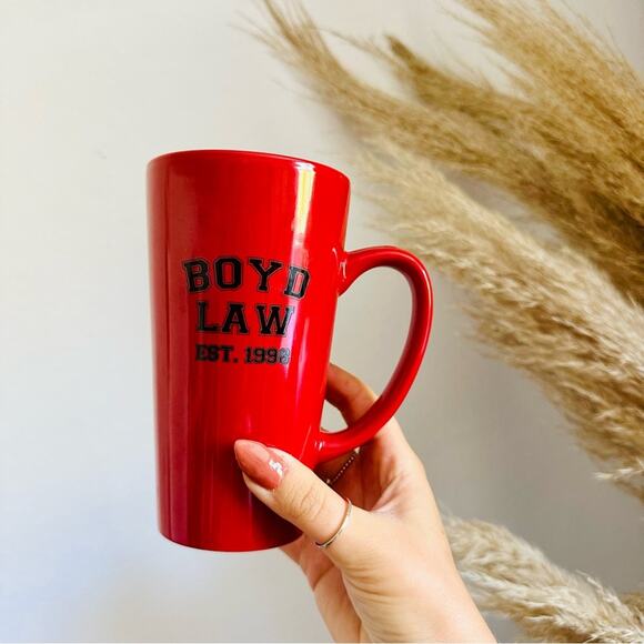 3/$20 VINTAGE Boyd’s Law Y2K 98 Oversize Red Black Tall Ceramic Coffee Mug Cup - Picture 5 of 12